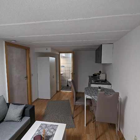 Direkt An Der S-Bahn Gelegenes Gemutliches Souterrain Apartment Mit Privatem Zugang Troisdorf Eksteriør bilde